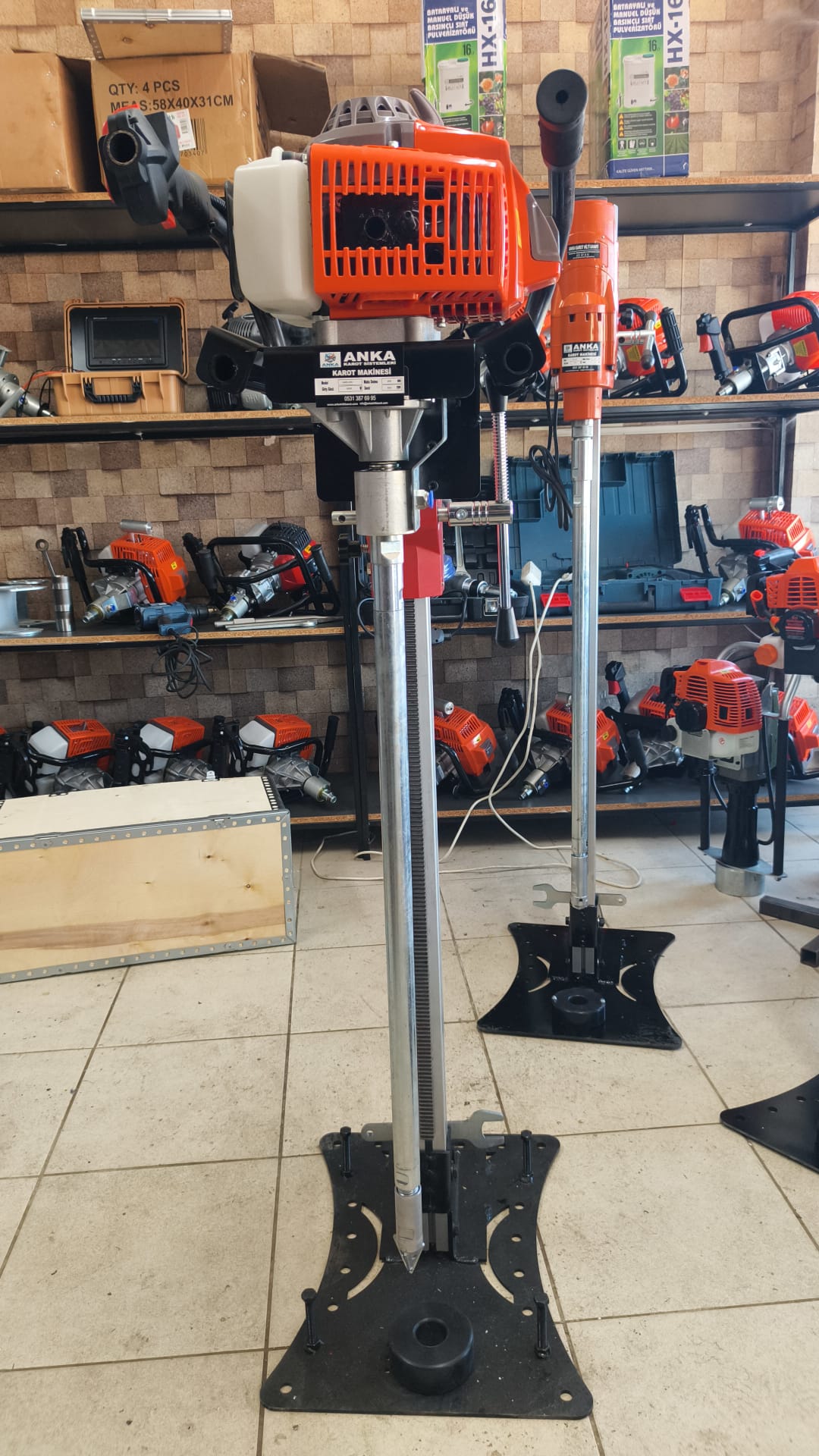 Benzinli Açılı Ayaklı Sehpalı Profosyonel Karot El Sondaj Makinesi